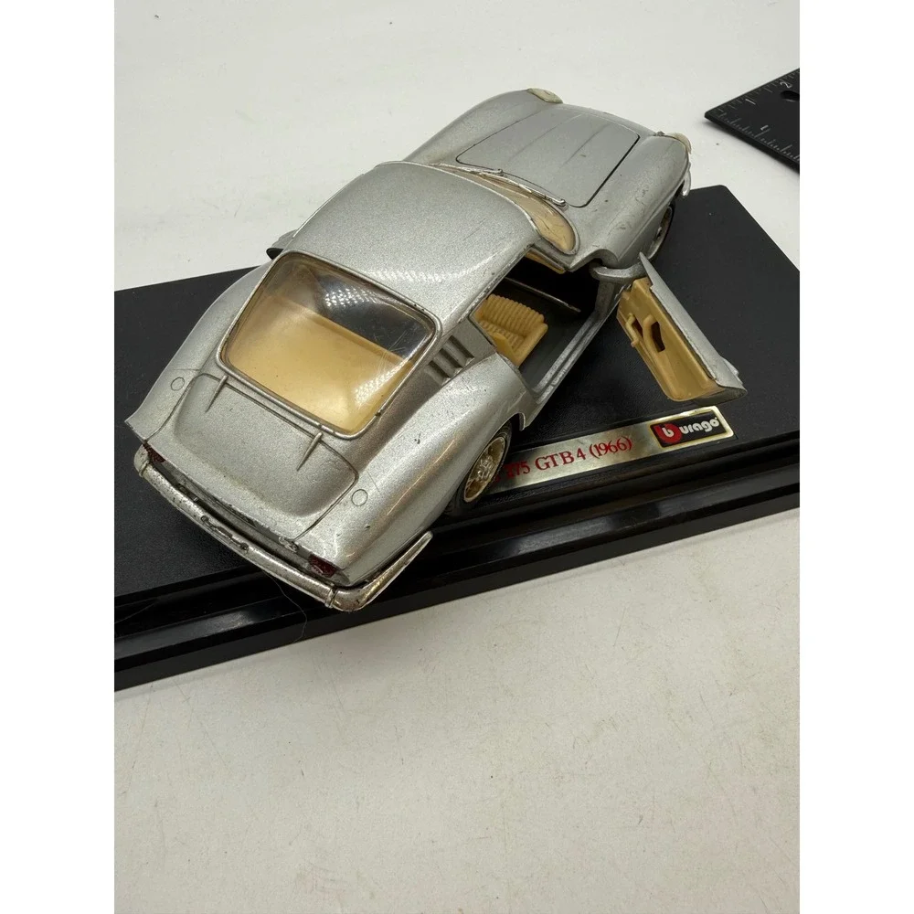 Bburago Ferrari 275 GTB 4 1966 Silver Diecast 1/24 Scale Model Car Italy Base
